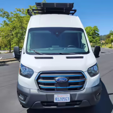 2022 Ford E-Transit 350 — photo 37