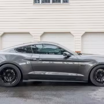 2018 Ford Mustang GT Coupe Premium — photo 3