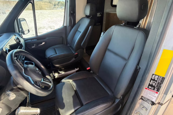 2020 Mercedes-Benz Sprinter 3500XD Tiffin Wayfarer 25QW Motorhome — photo 30