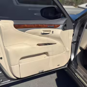 2017 Lexus LS 460 L — photo 24