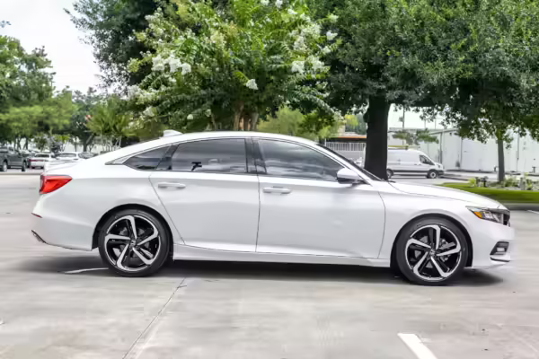 2020 Honda Accord 2.0T Sport — photo 25