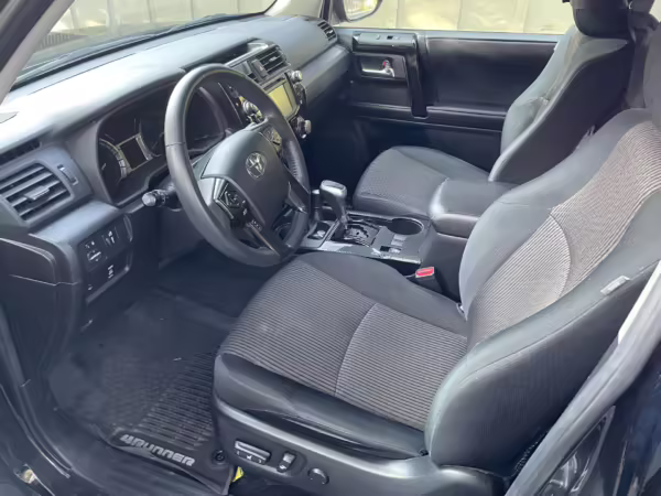 2017 Toyota 4Runner TRD Off-Road 4×4 — photo 44