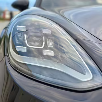 2023 Porsche Panamera Turbo S E-Hybrid — photo 5