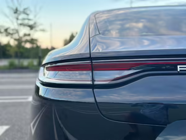 2023 Porsche Panamera Turbo S E-Hybrid — photo 6