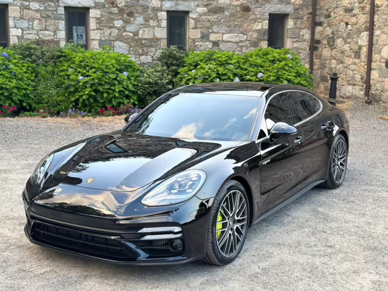 2023 Porsche Panamera Turbo S E-Hybrid
