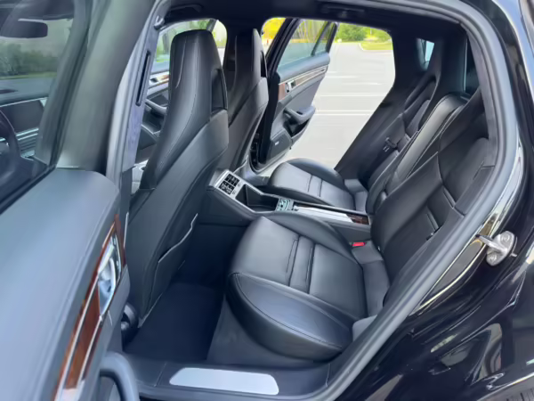 2023 Porsche Panamera Turbo S E-Hybrid — photo 27