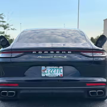 2023 Porsche Panamera Turbo S E-Hybrid — photo 32
