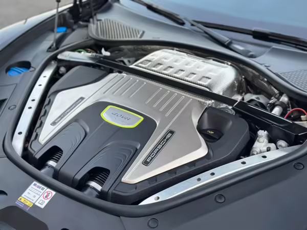 2023 Porsche Panamera Turbo S E-Hybrid — photo 40