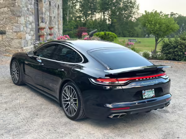 2023 Porsche Panamera Turbo S E-Hybrid — photo 42