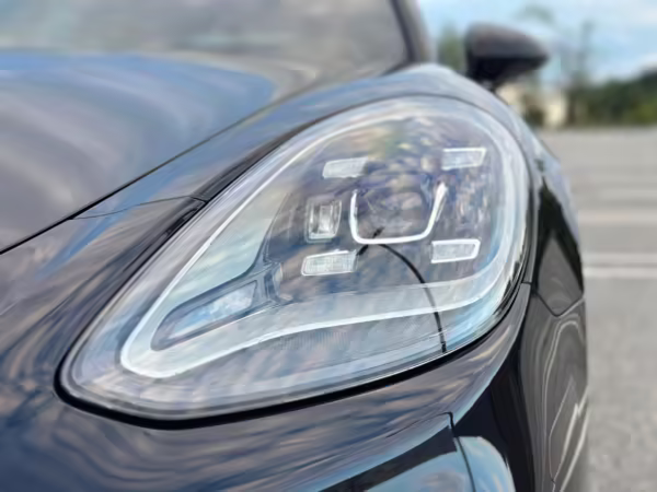 2023 Porsche Panamera Turbo S E-Hybrid — photo 47