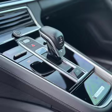 2023 Porsche Panamera Turbo S E-Hybrid — photo 13