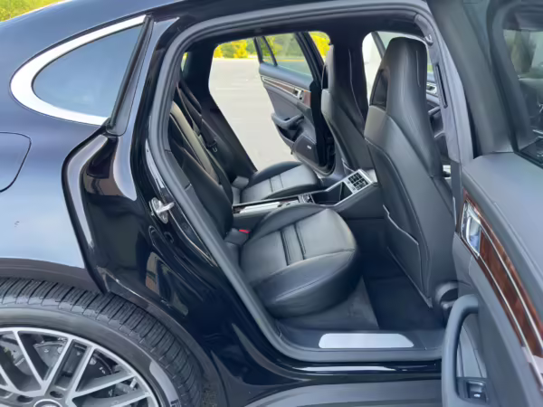 2023 Porsche Panamera Turbo S E-Hybrid — photo 44