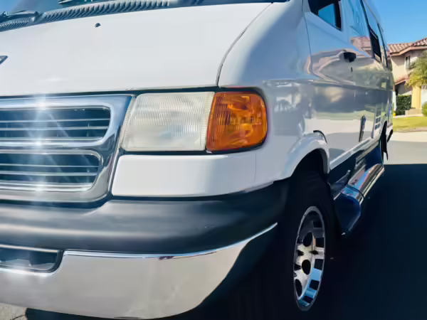 2000 Dodge Ram Van B3500 — photo 22