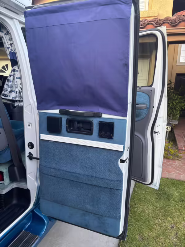 2000 Dodge Ram Van B3500 — photo 46