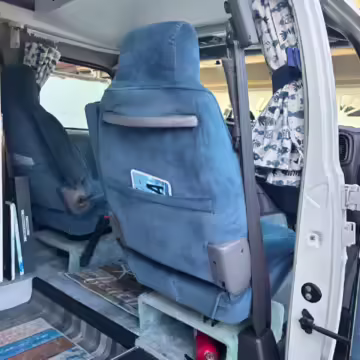 2000 Dodge Ram Van B3500 — photo 47