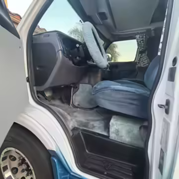 2000 Dodge Ram Van B3500 — photo 34