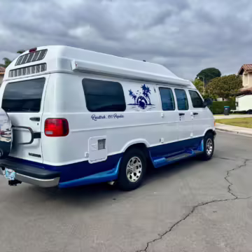 2000 Dodge Ram Van B3500 — photo 10