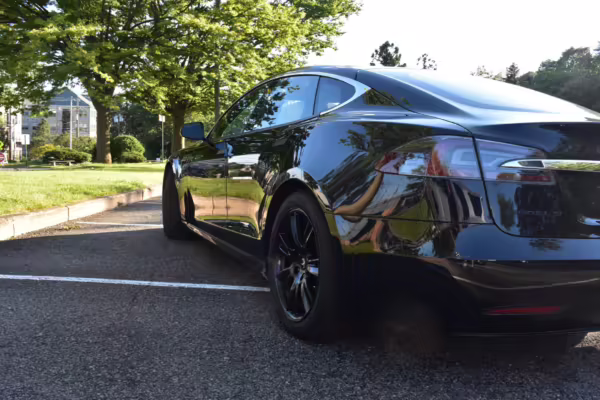 2017 Tesla Model S 75D — photo 31