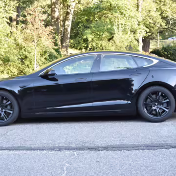 2017 Tesla Model S 75D — photo 16