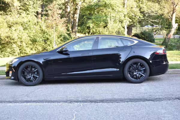 2017 Tesla Model S 75D — photo 16