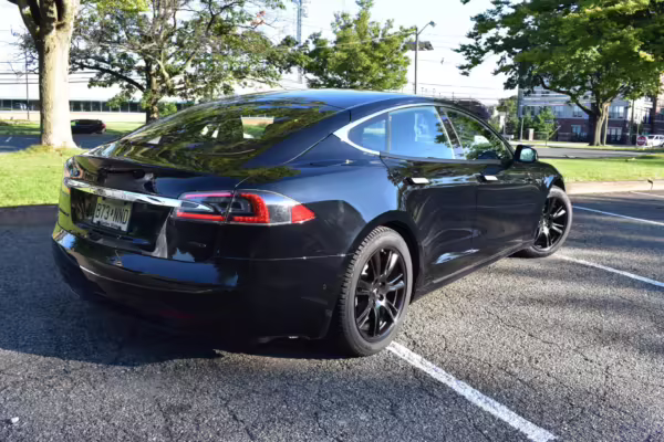 2017 Tesla Model S 75D — photo 28