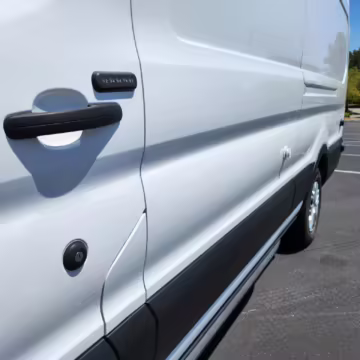 2022 Ford E-Transit 350 — photo 4