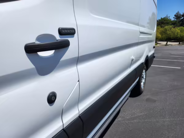 2022 Ford E-Transit 350 — photo 4