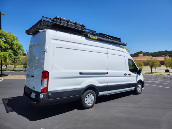 2022 Ford E-Transit 350 — photo 9