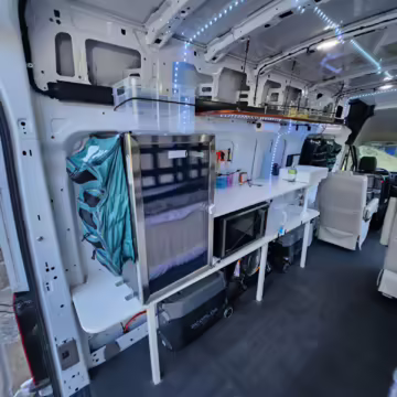 2022 Ford E-Transit 350 — photo 55
