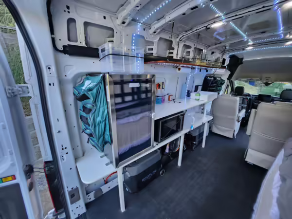 2022 Ford E-Transit 350 — photo 55