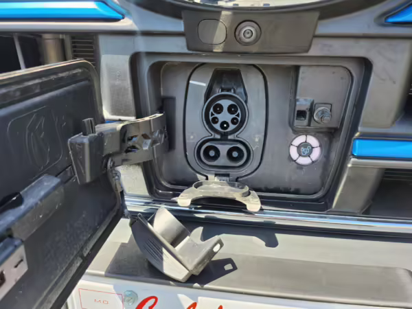 2022 Ford E-Transit 350 — photo 15