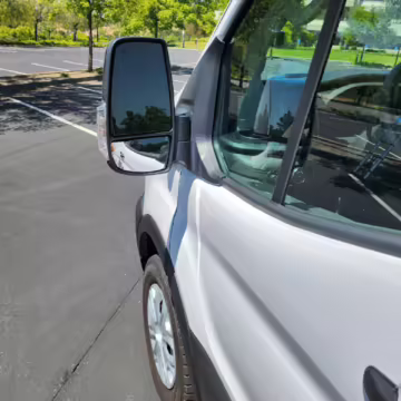 2022 Ford E-Transit 350 — photo 25