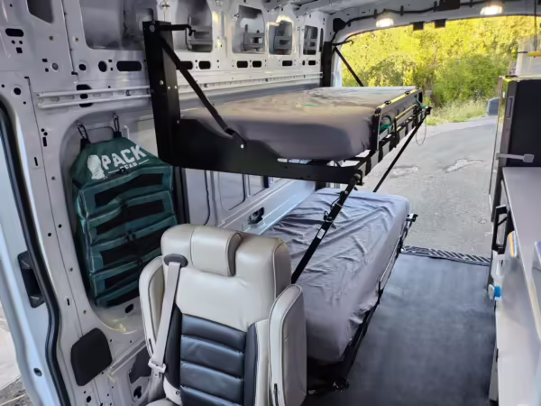 2022 Ford E-Transit 350 — photo 51
