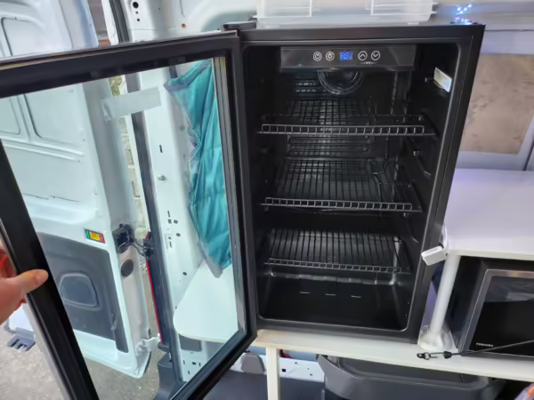 2022 Ford E-Transit 350 — photo 52
