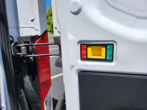 2022 Ford E-Transit 350 — photo 53