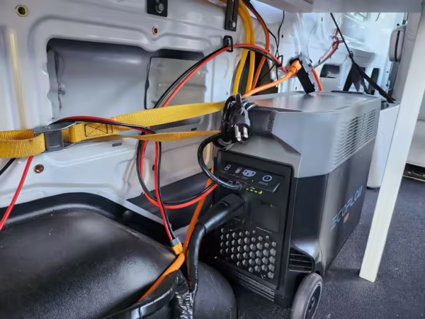 2022 Ford E-Transit 350 — photo 58