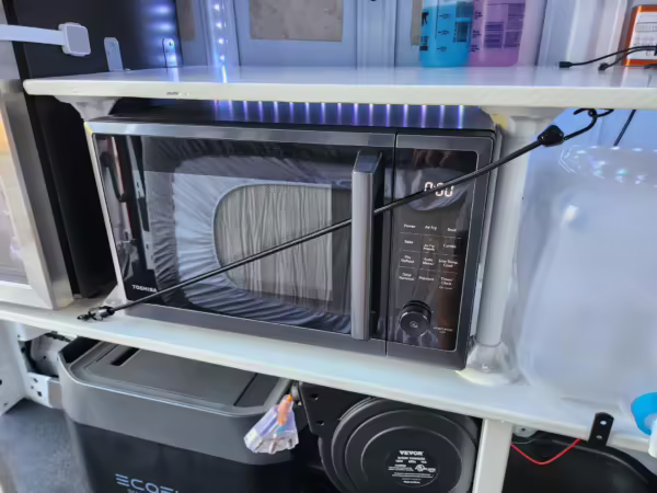 2022 Ford E-Transit 350 — photo 62