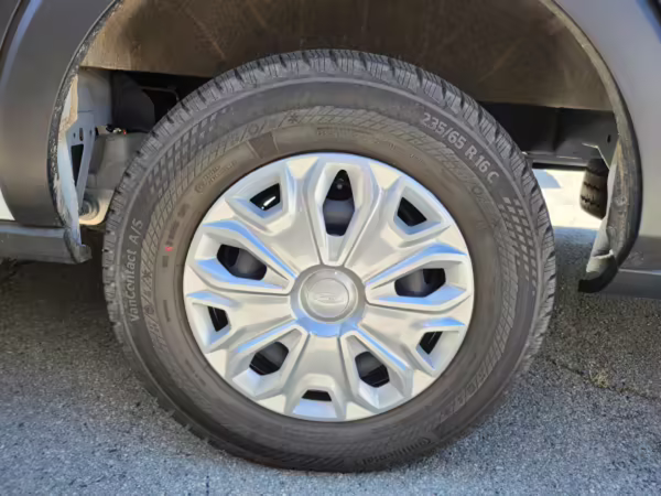 2022 Ford E-Transit 350 — photo 22