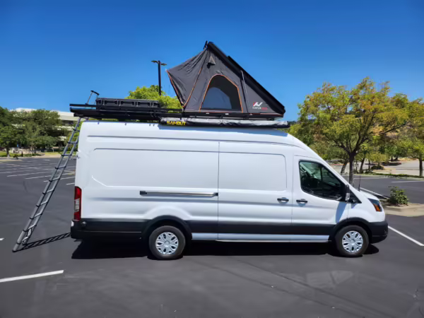 2022 Ford E-Transit 350 — photo 30