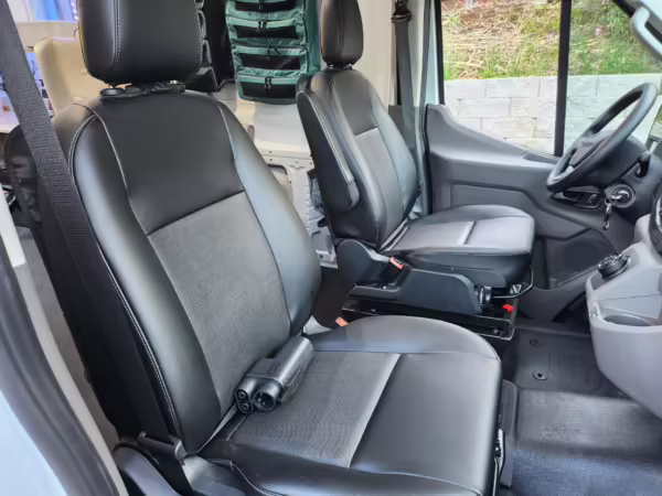 2022 Ford E-Transit 350 — photo 74