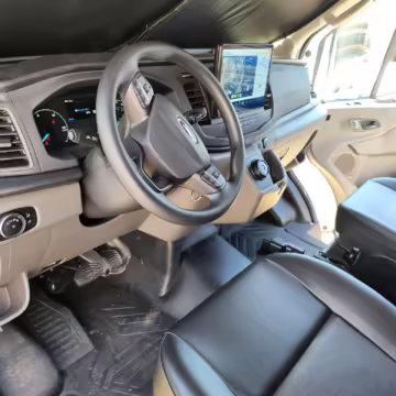 2022 Ford E-Transit 350 — photo 78