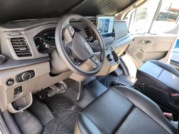 2022 Ford E-Transit 350 — photo 78