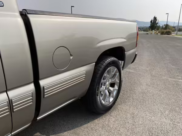 2001 Chevrolet Silverado LS 1500 — photo 24