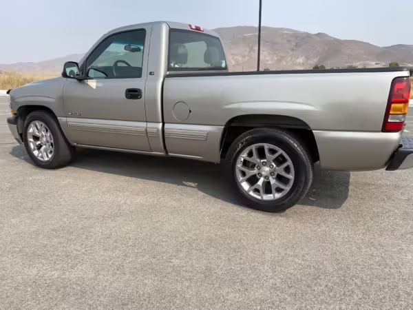 2001 Chevrolet Silverado LS 1500 — photo 16