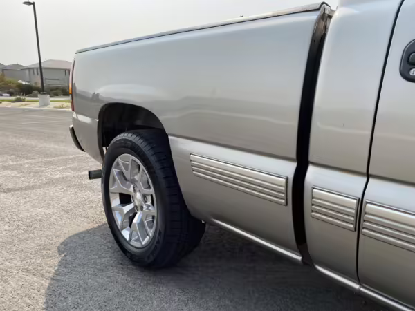 2001 Chevrolet Silverado LS 1500 — photo 27