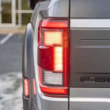 2023 Ford F-150 Raptor R — photo 3