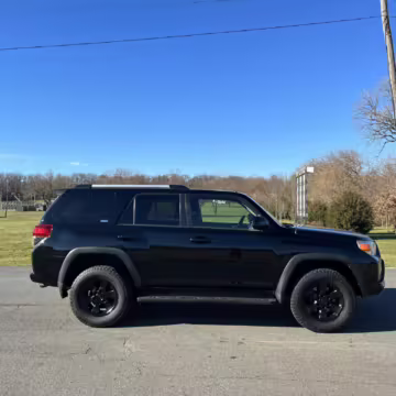 2011 Toyota 4Runner SR5 4×4 — photo 9