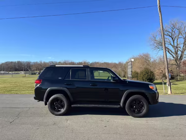2011 Toyota 4Runner SR5 4×4 — photo 9