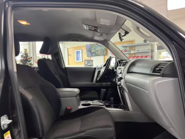 2011 Toyota 4Runner SR5 4×4 — photo 56