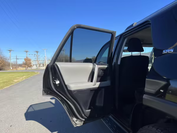 2011 Toyota 4Runner SR5 4×4 — photo 46
